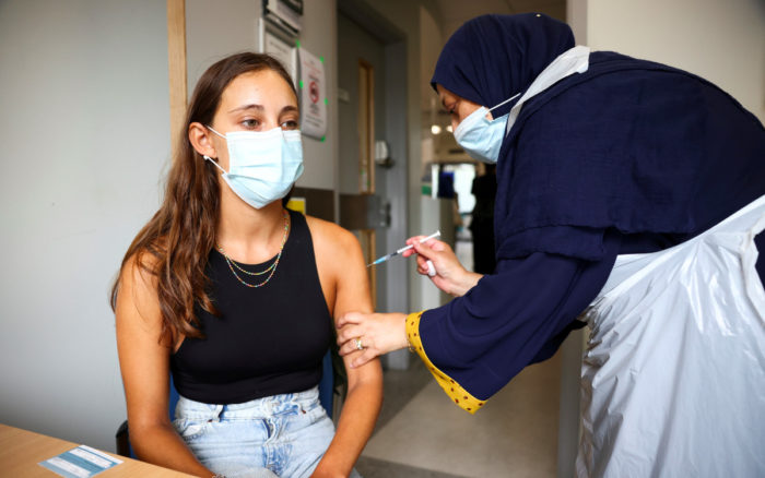 Ministros de Educación y Salud británicos urgen a los padres a que vacunen a sus hijos 1 Ministros de Educación y Salud británicos urgen a los padres a que vacunen a sus hijos