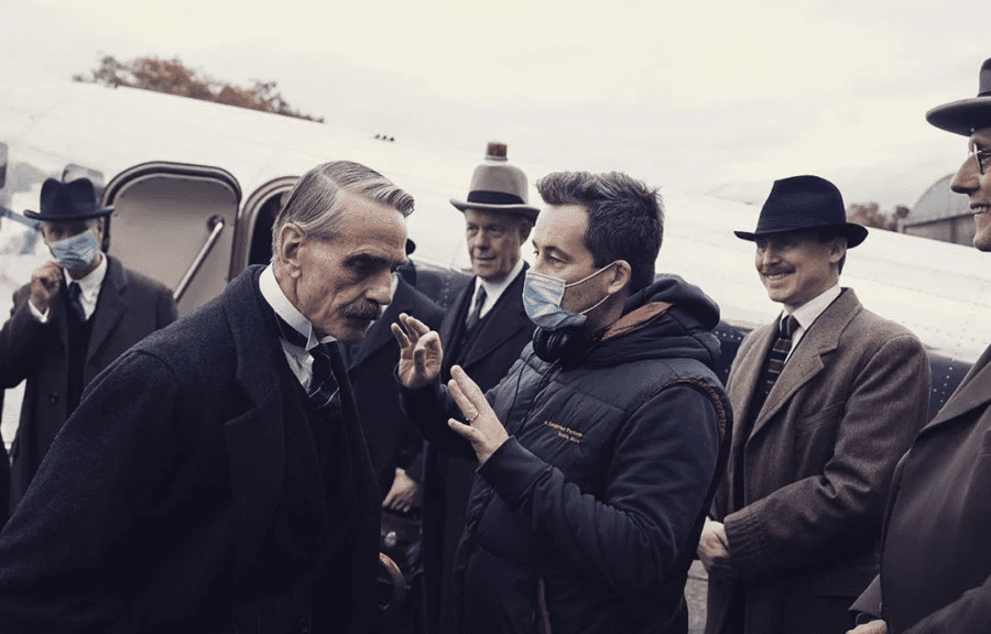 munich-jeremy-irons-netflix-movie-neville-chamberlain-en-set munich jeremy hierros netflix película neville chambelán en el set