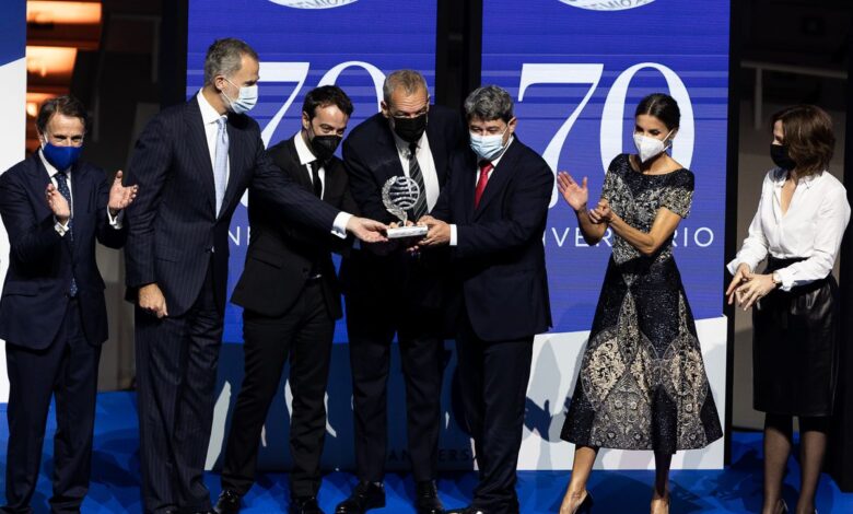 El millonario premio Planeta desvela la identidad de la superventas Carmen Mola 1 1634350455 El millonario premio Planeta desvela la identidad de la superventas
