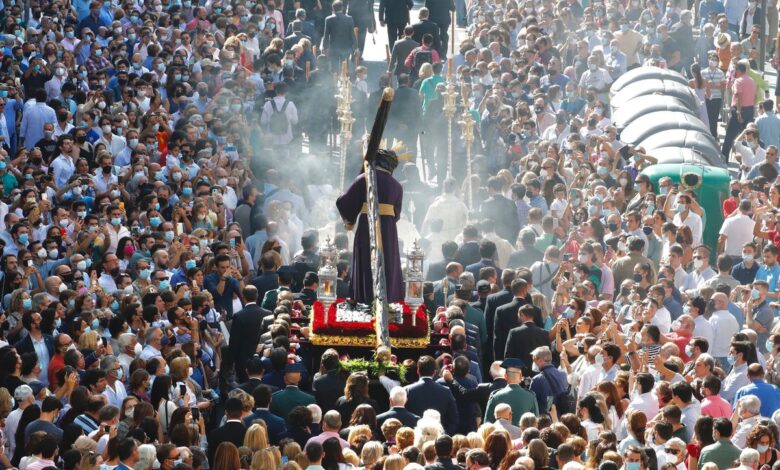 Sevilla retoma las procesiones con la salida del Señor del Gran Poder 1 1634427354 Sevilla retoma las procesiones con la salida del Senor del