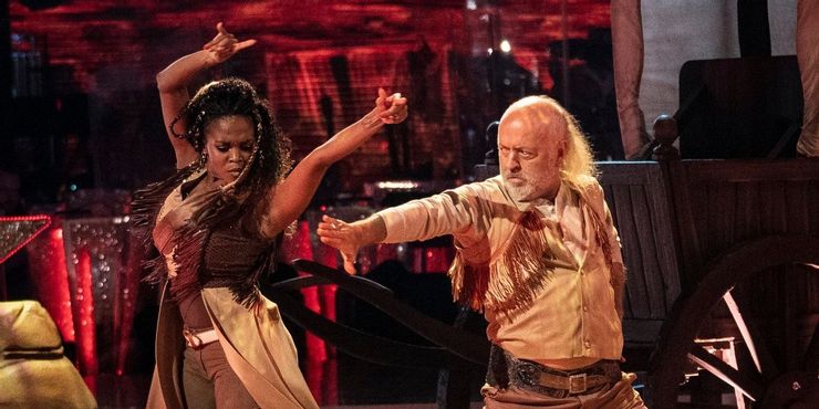 Las 10 mejores actuaciones de baile con temática de televisión y películas 7 1634470094 476 Las 10 mejores actuaciones de baile con tematica de television.5
