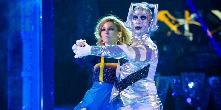 Las 10 mejores actuaciones de baile con temática de televisión y películas 10 1634470098 830 Las 10 mejores actuaciones de baile con tematica de television.5