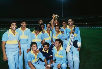 El críquet, ese deporte exótico que se infiltró en la política y reina en la moda 7 Los miembros de la selección de críquet de la India celebran su victoria sobre Pakistán en la final del Campeonato Mundial de Críquet en 1985.