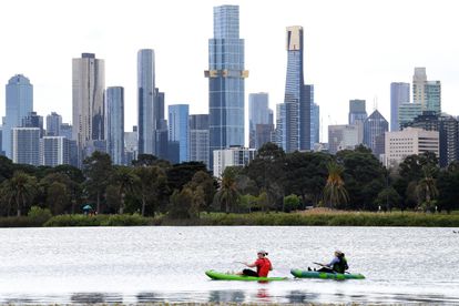 Australia advierte a los tenistas reacios a la vacuna: sin pinchazo no hay visado 3 Vista panorámica de unos rascacielos en Melbourne.