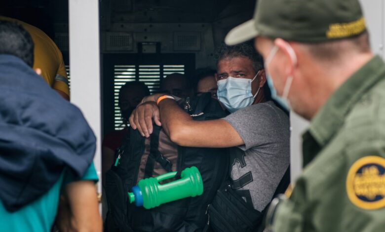 Informe: inmigrantes realizan escalofriantes quejas de abuso contra autoridades fronterizas 1 1634860338 Informe inmigrantes realizan escalofriantes quejas de abuso contra autoridades fronterizas