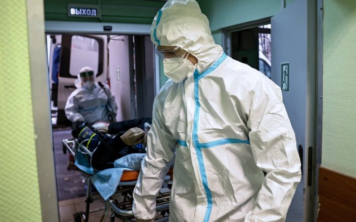 El continente americano registra las cifras más bajas de muertes por Covid-19 en un año 1 Cerca de 150 mil trabajadores de la salud han muerto por Covid-19, estima la OMS