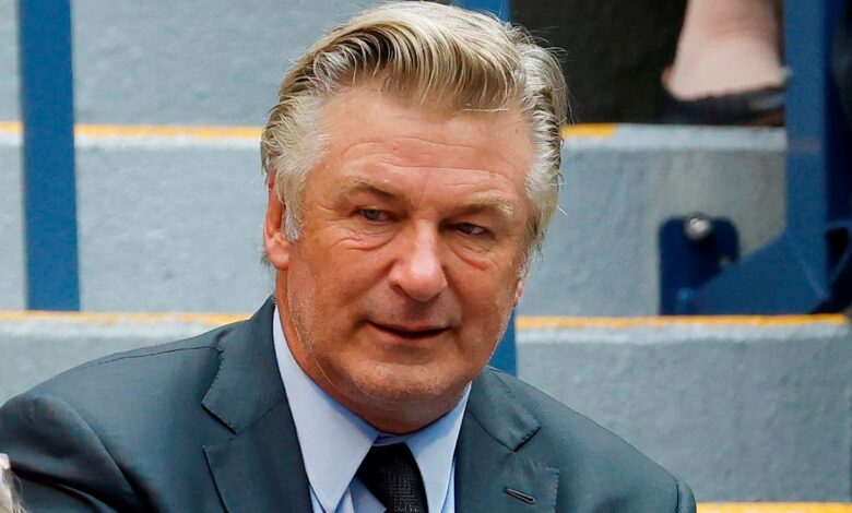 Informe: disparo de Alec Baldwin que mató a directora de fotografía fue accidental 1 1634948884 Empleados de pelicula de Baldwin habrian protestado antes del mortal
