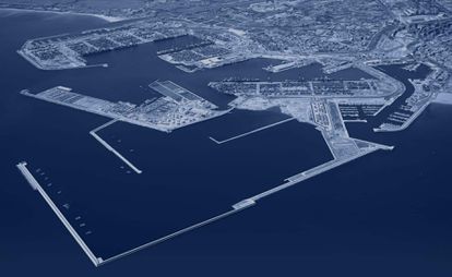 Miles de personas protestan contra la ampliación del Puerto de Valencia por su impacto medioambiental 4 Imagen aérea del Puerto de Valencia y del nuevo dique norte, donde se planea construir la terminal Norte de mercancías.