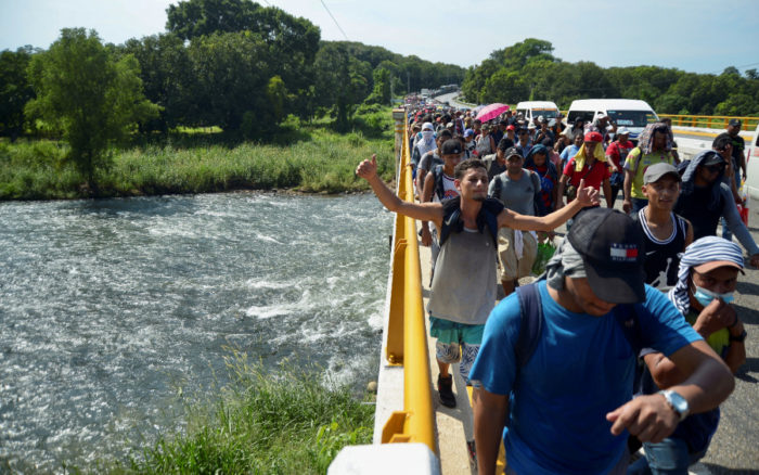 Avanza caravana migrante rumbo a la Ciudad de México | Fotos y video 1 1635123586 617 Avanza caravana migrante rumbo a la Ciudad de