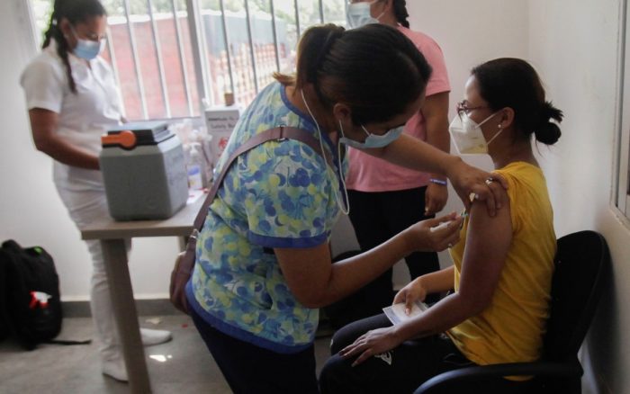 América reporta cifra más baja de casos y muertes por Covid-19 en más de un año: OPS 1 América reporta cifra más baja de casos y muertes por Covid-19 en más de un año: OPS