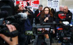 Abogados del Gobierno de EU dicen al tribunal británico que Assange debe ser extraditado 2 Abogados del Gobierno de EU dicen al tribunal britanico que