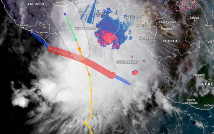 Con Zoom Earth sigue el paso del huracán Rick, que ya tocó tierra en México 1 Con Zoom Earth sigue el paso del huracan Rick que