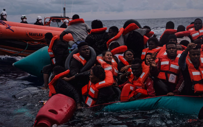 Papa Francisco y Steinmeier instan a compromiso multilateral para resolver cuestión migratoria 1 El Sea Watch 3 solicita un puerto seguro para los más de 400 migrantes que lleva a bordo | Video