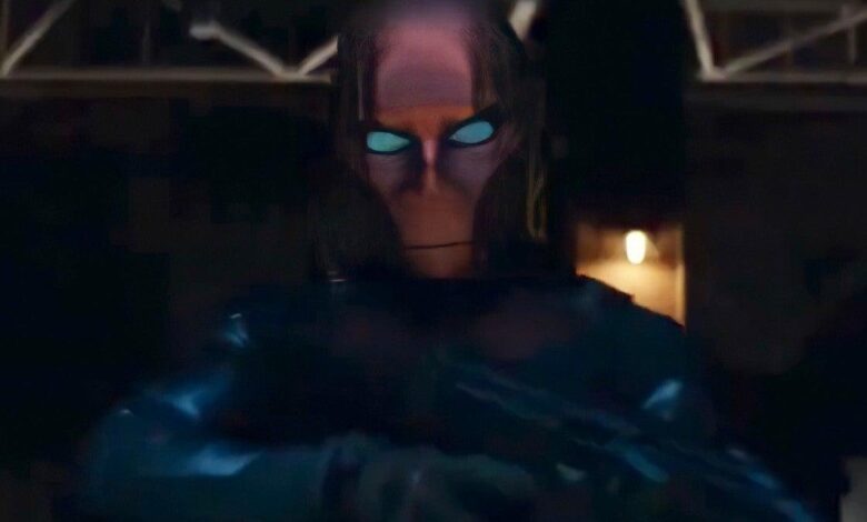 La estrella de los Titanes, Curran Walters, revela una mirada explosiva detrás de escena del truco de Caperucita Roja 1 La estrella de los Titanes Curran Walters revela una mirada