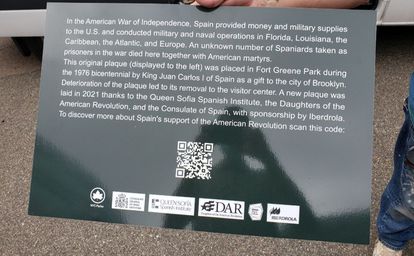 Los 200 españoles que murieron en las bodegas de un barco inglés por defender la independencia de EE UU 2 Placa que se repondrá el día 2 de octubre en Nueva York en memoria de los 200 españoles fallecidos en los barcos-prisión.