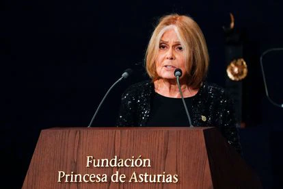 Los Premios Princesa de Asturias vuelven a convertir Oviedo en una fiesta 2 La activista Gloria Steinem pronuncia su discurso en los premios Princesa de Asturias.