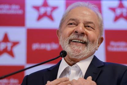 Lula encadena victorias judiciales mientras busca aliados para las elecciones 2 El expresidente brasileño Lula da Silva, el pasado día 8 en una conferencia de prensa en Brasilia.