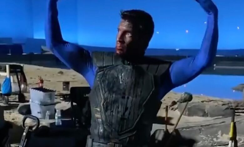 Nathan Fillion hace ballet en el video del set de Suicide Squad de James Gunn 1 Nathan Fillion hace ballet en el video del set de Suicide Squad de James Gunn