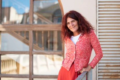 “Tenemos un problema radical, las empresas tienen derechos y la naturaleza no” 2 La profesora Teresa Vicente, en la Universidad de Murcia.