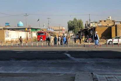 Varias explosiones en una mezquita chií en Afganistán causan al menos 33 muertos 1 Varias explosiones en una mezquita chii en Afganistan causan al