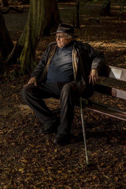 Paul Preston: “Franco era tímido con las mujeres; Mussolini, un predador agresivo, y Hitler, un abanico de perversiones” 3 Paul Preston, en el parque Highgate Woods en Londres.
