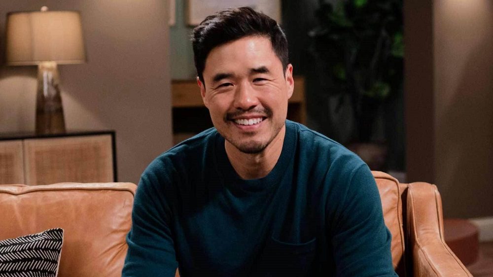 Randall Park Eyed para la nueva serie de comedia de Netflix 'Blockbuster' 6 Randall Park The Show Next Door Estudio de la marca Roku