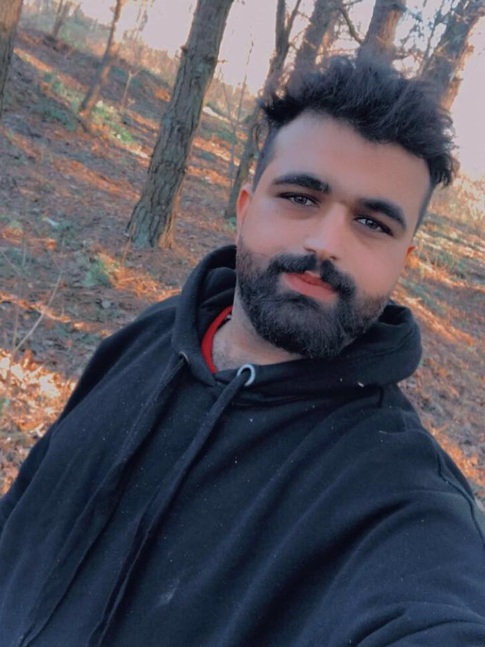 Irak intenta frenar con poco éxito la migración de sus ciudadanos hacia la UE a través de Bielorrusia 2 Autorretrato de Aryan Zellmi, inmigrante kurdo en Bielorrusia