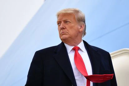 Cuanto más odio, más viral: por qué Twitter se ha llenado de saña en pleno auge de la ultraderecha 3 El expresidente Donald Trump fotografiado el pasado enero antes de subirse al Air Force One.