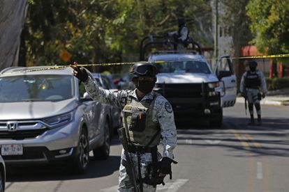 72 horas de caza a la familia de El Mencho: la última batalla del Gobierno contra el narco más buscado 2 Miembros de la Guardia Nacional después de un enfrentamiento en Zapopán, en julio.