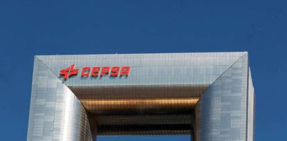 Cepsa gana 498 millones hasta septiembre gracias al alza del petróleo y la mayor demanda de carburante 2 La torre Cepsa, en Madrid, en una imagen de archivo.