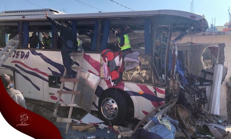 Edomex: Autobús se queda sin frenos y choca con casa; reportan al menos 50 heridos 1 Edomex: Autobús se queda sin frenos y choca con casa; reportan al menos 50 heridos