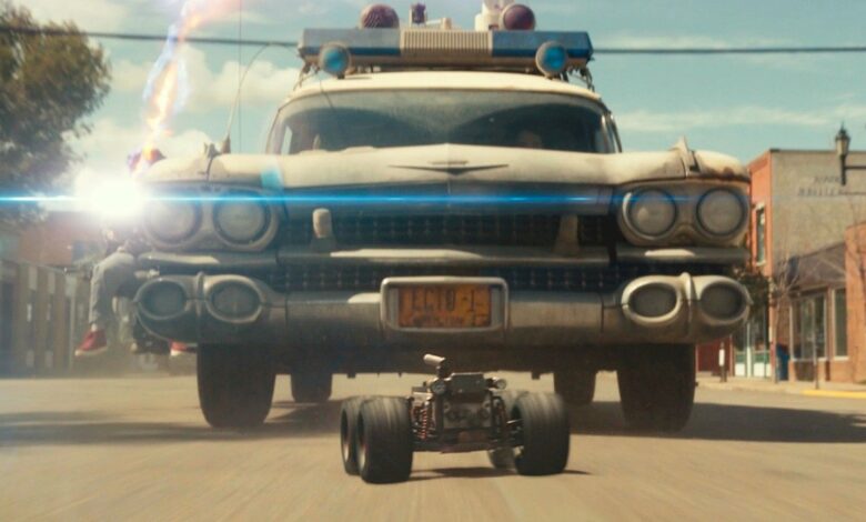 Ghostbusters: Afterlife Photo muestra el Ecto-1 corriendo a alta velocidad 1 Ghostbusters: Afterlife Photo muestra el Ecto-1 corriendo a alta velocidad