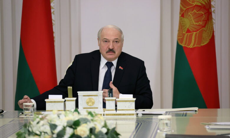 Lukashenko sugiere que ayudó a los migrantes a llegar a la Unión Europea 1 Lukashenko sugiere que ayudó a los migrantes a llegar a la Unión Europea