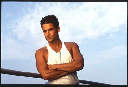 Rob Lowe, el eterno retorno de la estrella que superó el estigma de la belleza y el escándalo 2 'The Guardian' dijo de él que era "insoportablemente guapo". Retratos como este, tomado en 1990 en Beverly Hills (Los Ángeles), lo demuestran.