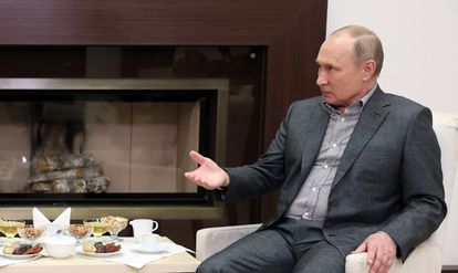 “Si Stalin levantara la cabeza, se alegraría” 1 El presidente ruso Vladímir Putin, el lunes en Moscú.