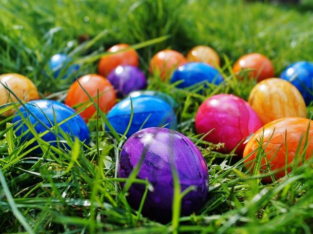 ¿Cuál es el origen de los huevos de Pascua y por qué hay un conejo? 1 Cual es el origen de los huevos de Pascua y