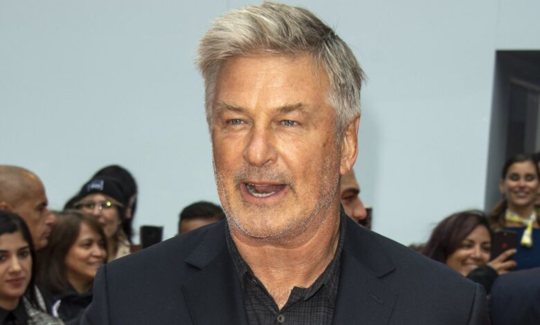 Alec Baldwin dice que “nunca” apretó el gatillo de la pistola que mató a directora de fotografía 1 Alec Baldwin dice que “nunca” apretó el gatillo de la pistola que mató a directora de fotografía