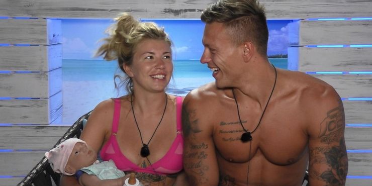 Love Island UK: 10 mejores parejas y sus escenas más icónicas 4 1640759908 818 Love Island UK 10 mejores parejas y sus escenas mas.5