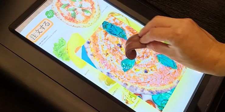 Alguien hizo un televisor que te permite probar la comida, en serio 2 Alguien hizo un televisor que te permite probar la comida.5