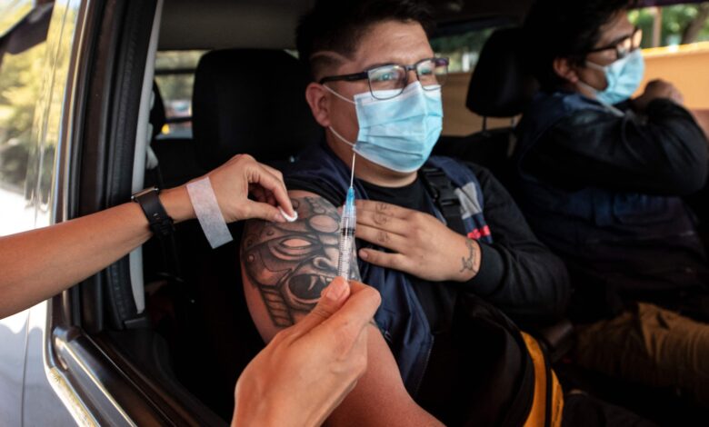 Chile anuncia la cuarta dosis de la vacuna y marca la pauta en una región desigualmente protegida frente a ómicron 1 Chile anuncia la cuarta dosis de la vacuna y marca la pauta en una región desigualmente protegida frente a ómicron