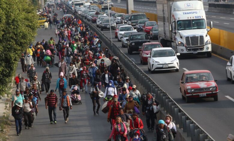 Llega caravana migrante a la Ciudad de México; choca con agentes policiales 1 Llega caravana migrante a la Ciudad de México; choca con agentes policiales
