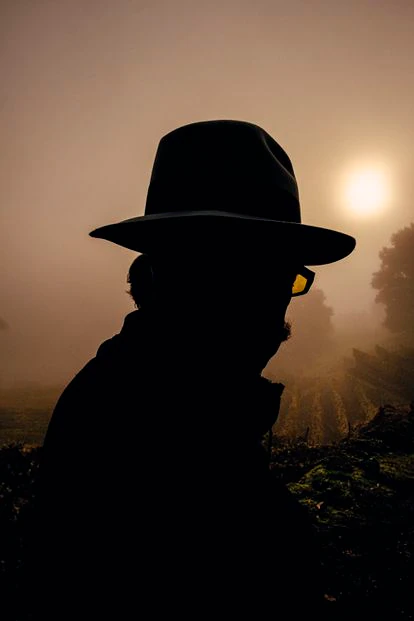 El ‘factor Emilio Rojo’, la historia del visionario viticultor de Ribeiro 4 “Subía a la viña cada día a las cuatro o las cinco de la madrugada, en invierno, verano, otoño o primavera. Cuando el mundo se despertaba, yo llevaba ya tres horas de trabajo. Todo era manual. Minucioso. Casi neurótico", cuenta Emilio Rojo.