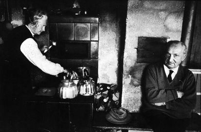 Jean-Paul Sartre, entrevista con la nada 3 Martin Heidegger con su mujer, Elfride Petri, en su cabaña de la Selva negra.