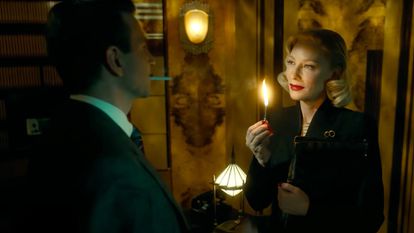 Cate Blanchett: “Vivimos en un mundo en el que impera el populismo” 2 Bradley Cooper y Cate Blanchett, en 'El callejón de las almas perdidas'.