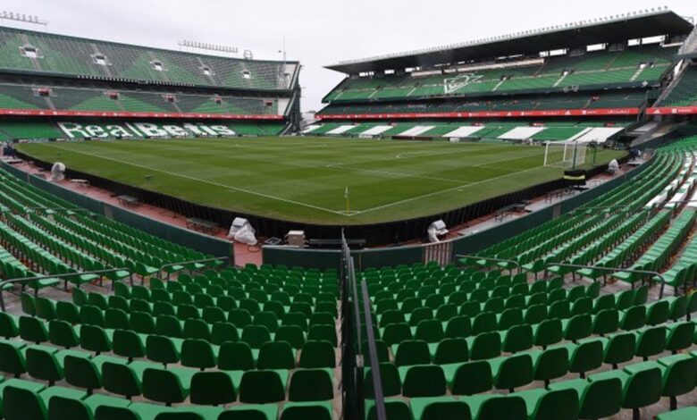 Clausuran dos partidos el Estadio Benito Villamarín, tras agresión a Joan Jordán | Video 1 Clausuran dos partidos el Estadio Benito Villamarín, tras agresión a Joan Jordán | Video