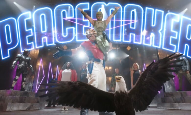 Escena de baile de los créditos iniciales extraños de Peacemaker lanzada por HBO 1 Escena de baile de los créditos iniciales extraños de Peacemaker lanzada por HBO