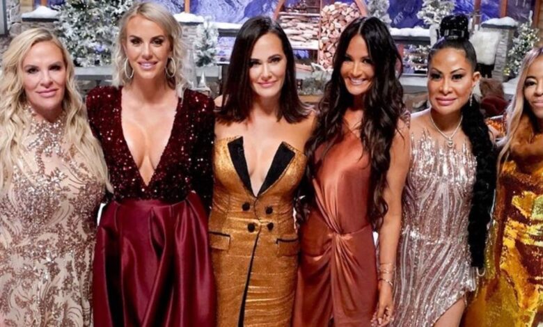 RHOSLC: ¿Por qué los fans piensan que el aspecto de los programas de reunión de Casts es 'el peor de todos los tiempos'? 1 RHOSLC: Andy Cohen dice que el drama 'asombroso' se revelará pronto