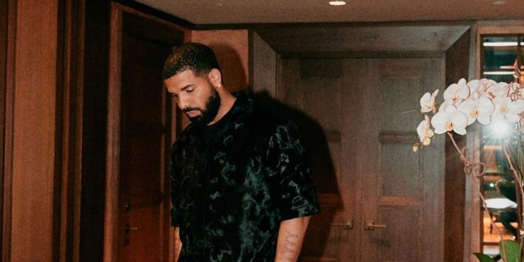 Según los informes, Julia Fox se conectó con Drake antes de salir con Kanye West 2 Segun los informes Julia Fox se conecto con Drake antes.5