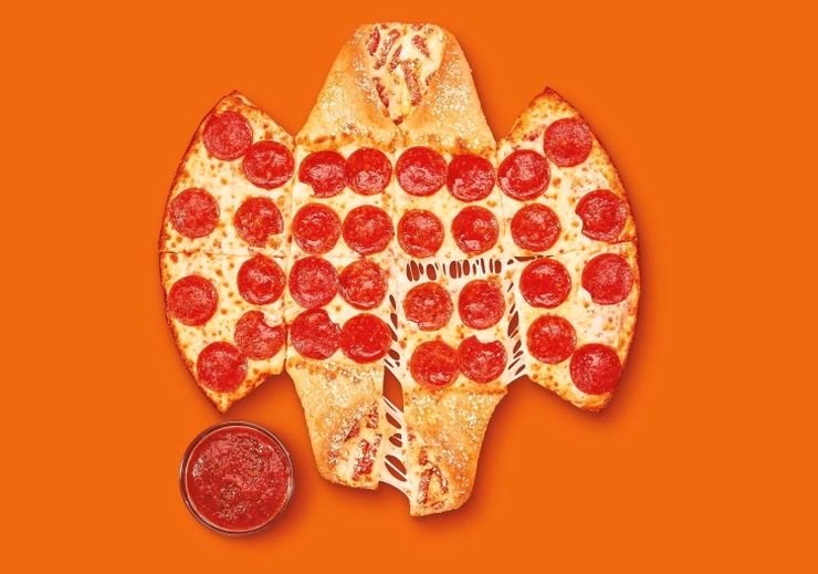The Batman Movie Little Caesars Tie-In es un Calzony de forma ridícula 2 The Batman Movie Little Caesars Tie In es un Calzony de.5
