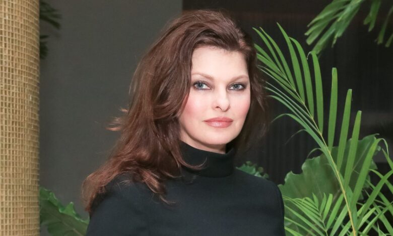 Linda Evangelista habla tras su problema estético: “No me miro al espejo. No soy yo” 1 1645093996 Linda Evangelista habla tras su problema estetico No me miro